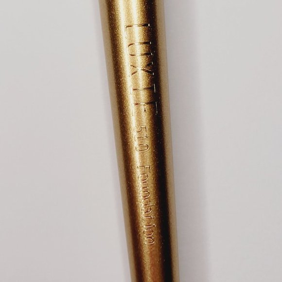 Luxie 510 Foundation Face Brush ~ New ~ Gold - Picture 2 of 4